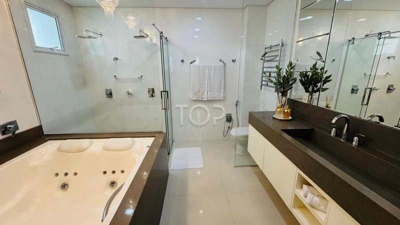 FRENTE MAR FINAMENTE MOBILIADO EM MEIA PRAIA: 18ª foto da galeria de imagens do imóvel