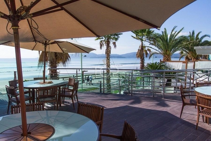 FRENTE MAR FINAMENTE MOBILIADO EM MEIA PRAIA: 5ª foto da galeria de imagens do imóvel