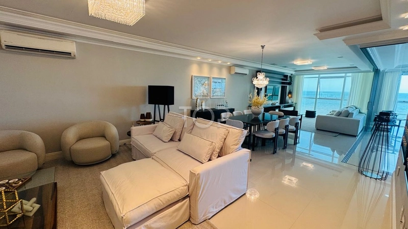 FRENTE MAR FINAMENTE MOBILIADO EM MEIA PRAIA