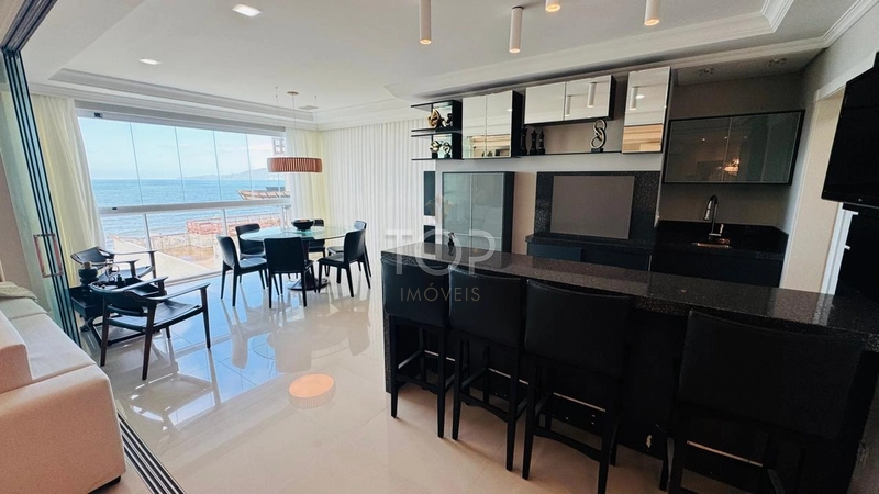 FRENTE MAR FINAMENTE MOBILIADO EM MEIA PRAIA: 21ª foto da galeria de imagens do imóvel