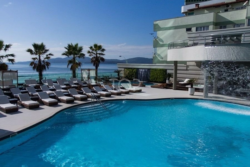 FRENTE MAR FINAMENTE MOBILIADO EM MEIA PRAIA: 8ª foto da galeria de imagens do imóvel