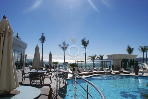 FRENTE MAR FINAMENTE MOBILIADO EM MEIA PRAIA: 24ª foto da galeria de imagens do imóvel