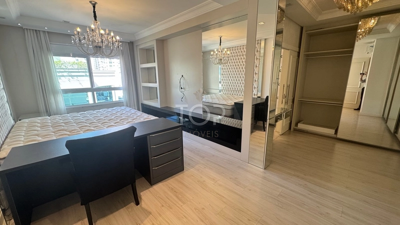 FRENTE MAR FINAMENTE MOBILIADO EM MEIA PRAIA: 2ª foto da galeria de imagens do imóvel