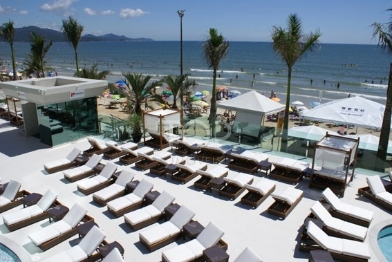 FRENTE MAR FINAMENTE MOBILIADO EM MEIA PRAIA: 32ª foto da galeria de imagens do imóvel