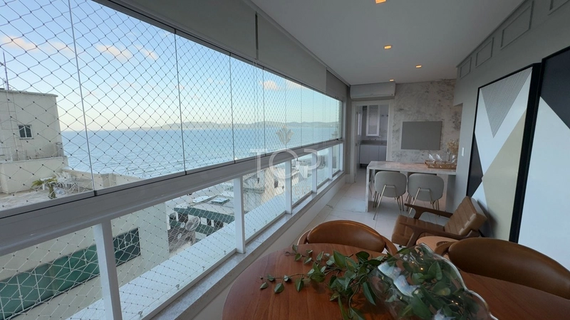 FRENTE MAR MOBILIADO EM MEIA PRAIA: 3ª foto da galeria de imagens do imóvel