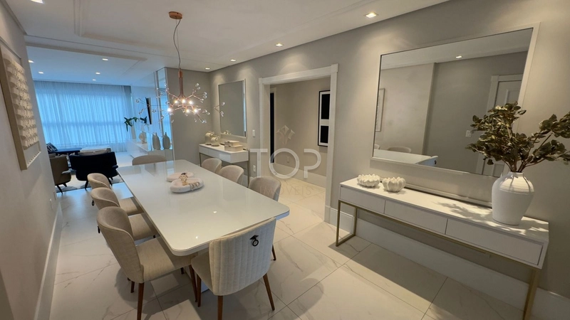 FRENTE MAR MOBILIADO EM MEIA PRAIA: 11ª foto da galeria de imagens do imóvel