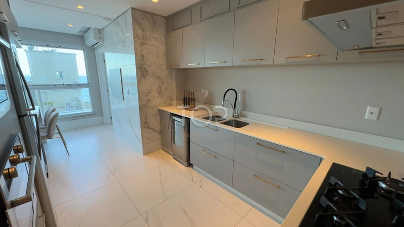 FRENTE MAR MOBILIADO EM MEIA PRAIA: 38ª foto da galeria de imagens do imóvel