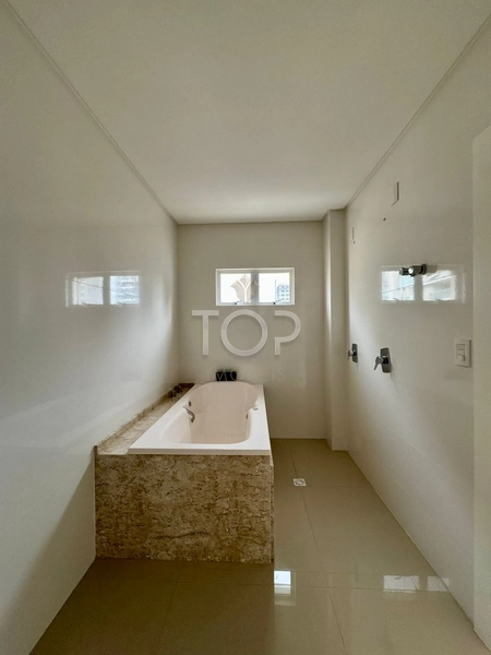 OPORTUNIDADE APARTAMENTO PROXIMO AO MAR EM MEIA PRAIA: 21ª foto da galeria de imagens do imóvel