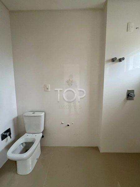 OPORTUNIDADE APARTAMENTO PROXIMO AO MAR EM MEIA PRAIA: 24ª foto da galeria de imagens do imóvel