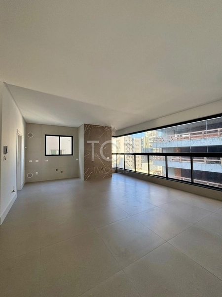 APARTAMENTO PRONTO EM MEIA PRAIA: 1ª foto da galeria de imagens do imóvel