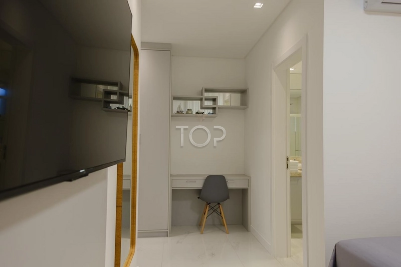 APARTAMENTO FINAMENTE MOBILIADO EM MEIA PRAIA: 15ª foto da galeria de imagens do imóvel