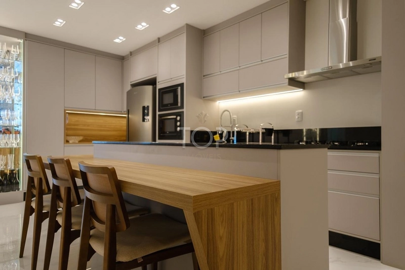 APARTAMENTO FINAMENTE MOBILIADO EM MEIA PRAIA: 14ª foto da galeria de imagens do imóvel