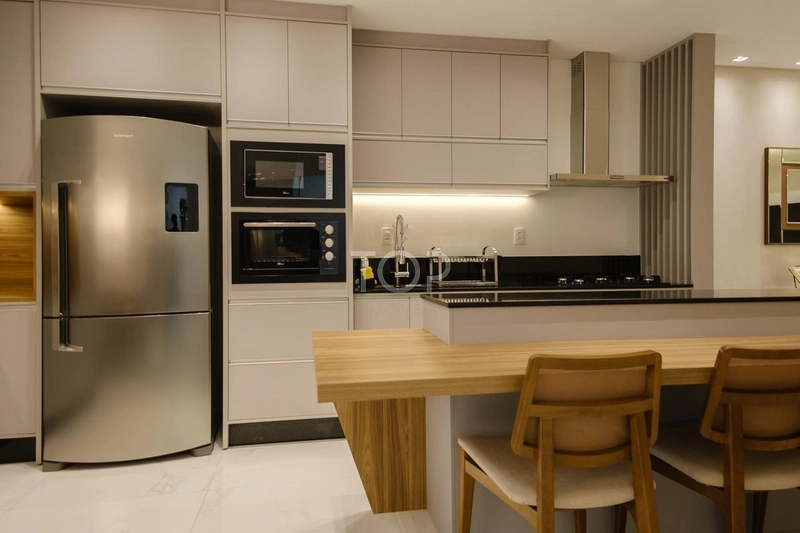 APARTAMENTO FINAMENTE MOBILIADO EM MEIA PRAIA: 17ª foto da galeria de imagens do imóvel