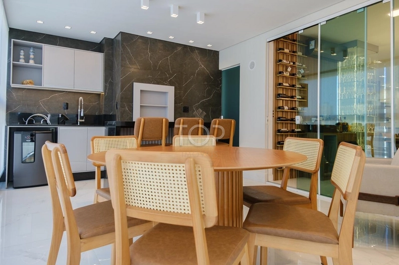 APARTAMENTO FINAMENTE MOBILIADO EM MEIA PRAIA: 25ª foto da galeria de imagens do imóvel