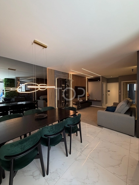 APARTAMENTO FINAMENTE MOBILIADO EM MEIA PRAIA: 1ª foto da galeria de imagens do imóvel