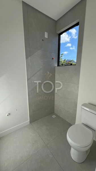 SOBRADO PRONTO PARA MORAR EM ITAPEMA: 11ª foto da galeria de imagens do imóvel