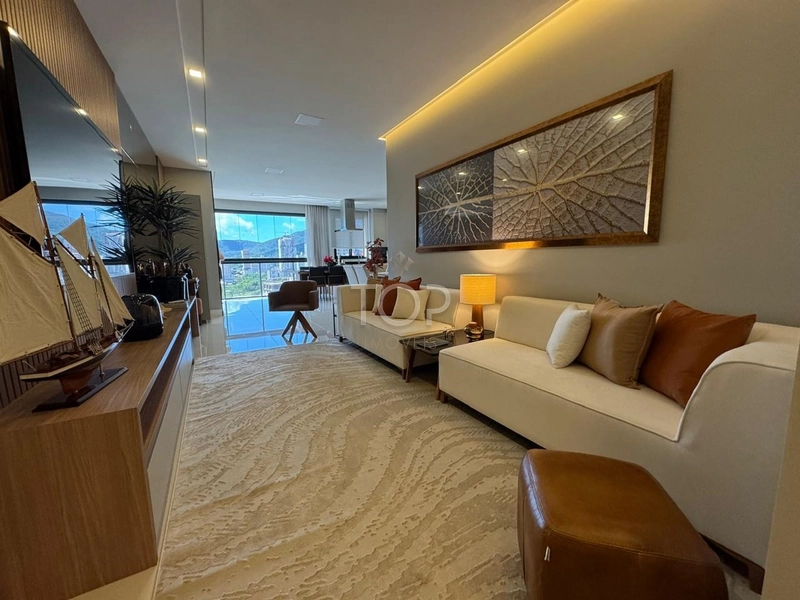 Finamente mobiliado, 120m do mar, em Porto Belo: 1ª foto da galeria de imagens do imóvel