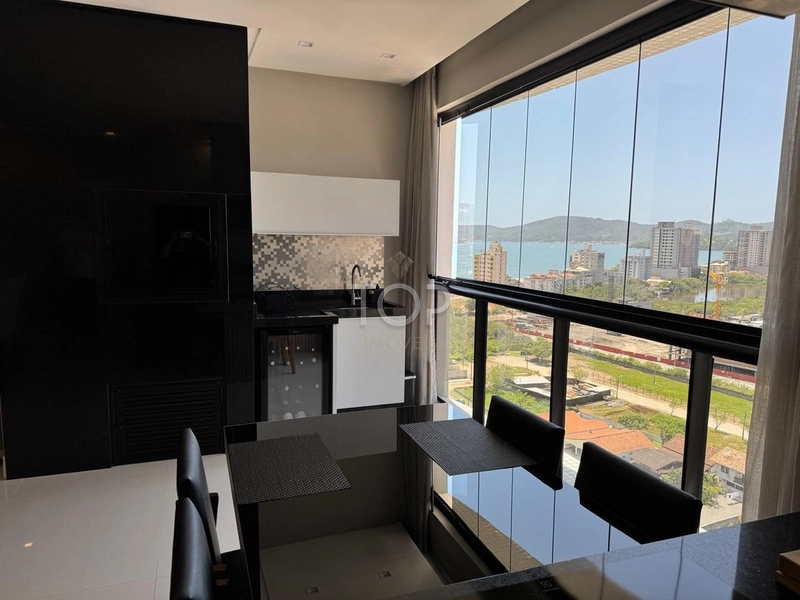 Finamente mobiliado, 120m do mar, em Porto Belo: 12ª foto da galeria de imagens do imóvel