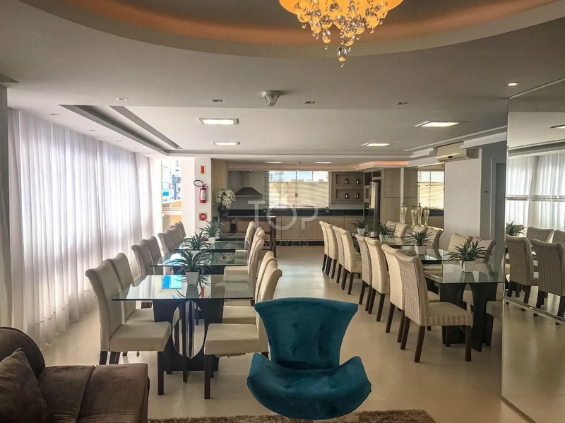 FINAMENTE MOBILIADO EM MEIA PRAIA: 10ª foto da galeria de imagens do imóvel