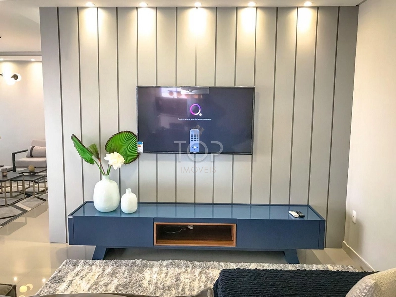 FINAMENTE MOBILIADO EM MEIA PRAIA: 18ª foto da galeria de imagens do imóvel