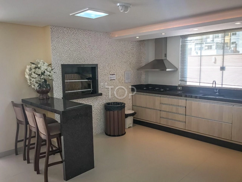 FINAMENTE MOBILIADO EM MEIA PRAIA: 8ª foto da galeria de imagens do imóvel