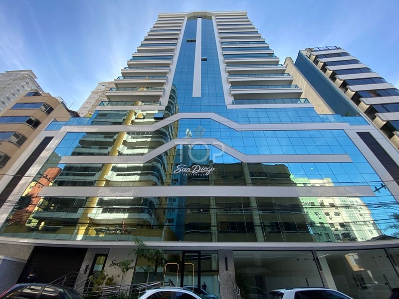 APARTAMENTO PRONTO 3 SUITES NA MEIA PRAIA: 1ª foto da galeria de imagens do imóvel