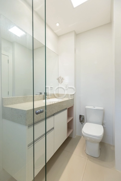 FINAMENTE MOBILIADO EM MEIA PRAIA: 33ª foto da galeria de imagens do imóvel