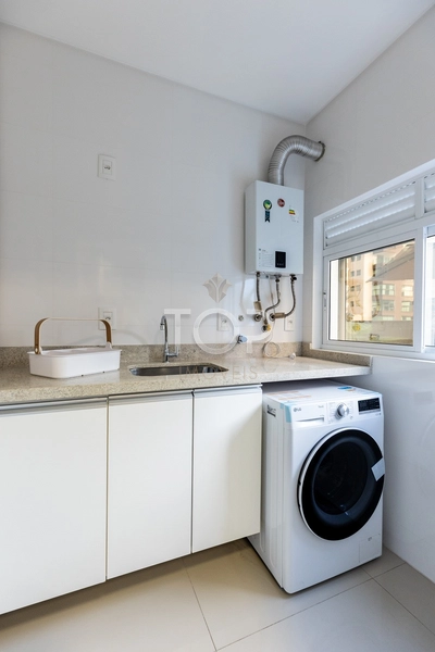 FINAMENTE MOBILIADO EM MEIA PRAIA: 22ª foto da galeria de imagens do imóvel