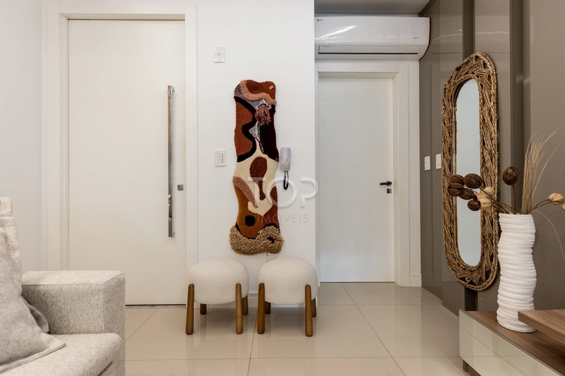 FINAMENTE MOBILIADO EM MEIA PRAIA: 19ª foto da galeria de imagens do imóvel