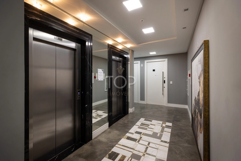 FINAMENTE MOBILIADO EM MEIA PRAIA: 17ª foto da galeria de imagens do imóvel