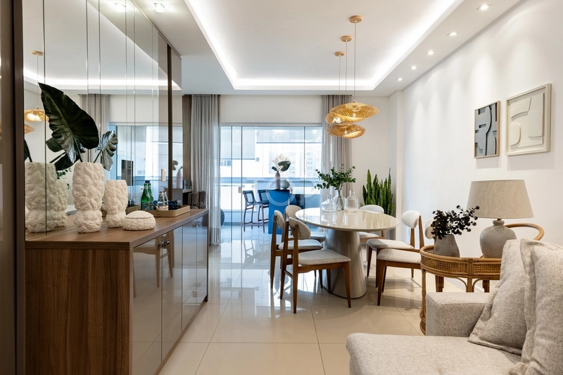 FINAMENTE MOBILIADO EM MEIA PRAIA: 2ª foto da galeria de imagens do imóvel