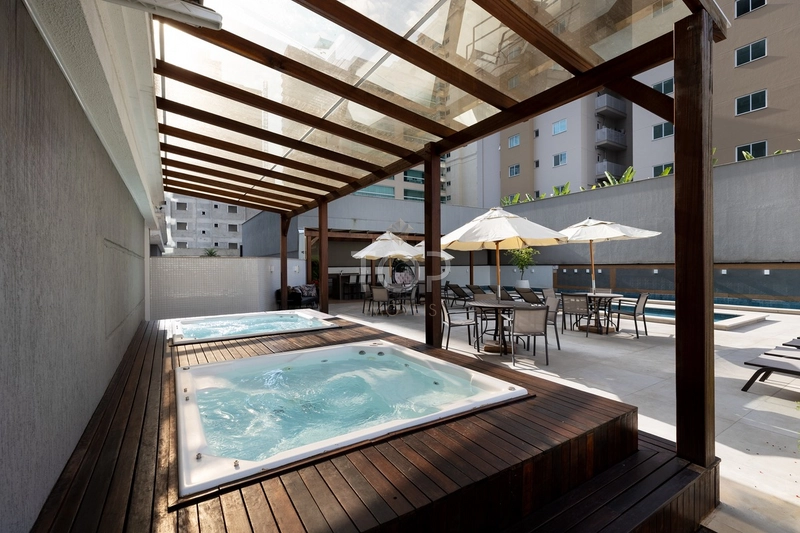 FINAMENTE MOBILIADO EM MEIA PRAIA: 8ª foto da galeria de imagens do imóvel