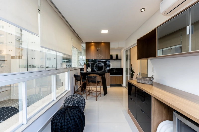 FINAMENTE MOBILIADO EM MEIA PRAIA: 23ª foto da galeria de imagens do imóvel