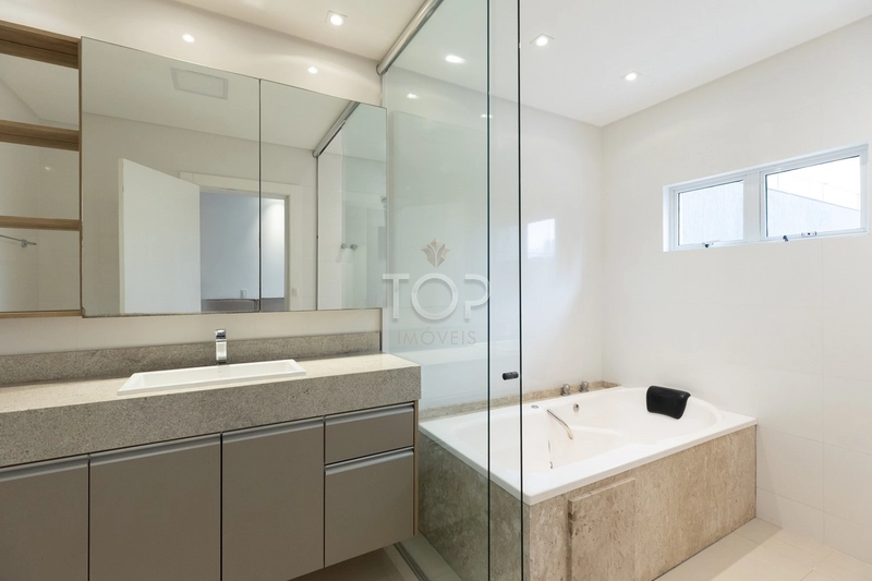 FINAMENTE MOBILIADO EM MEIA PRAIA: 5ª foto da galeria de imagens do imóvel