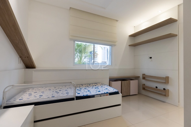 FINAMENTE MOBILIADO EM MEIA PRAIA: 31ª foto da galeria de imagens do imóvel