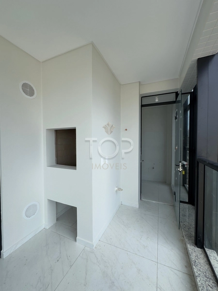 PRONTO PARA MORAR EM MEIA PRAIA: 7ª foto da galeria de imagens do imóvel