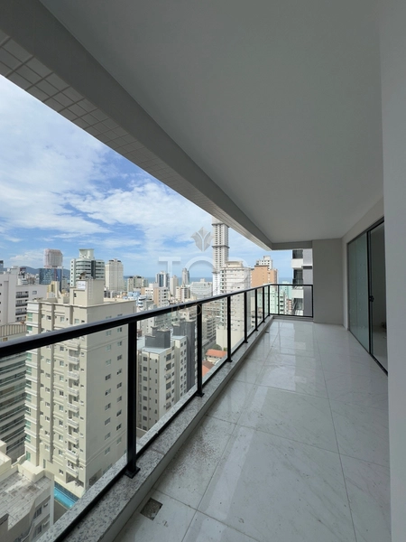 PRONTO PARA MORAR EM MEIA PRAIA: 2ª foto da galeria de imagens do imóvel