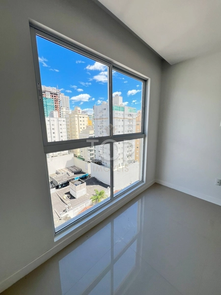 PRONTO PARA MORAR EM MEIA PRAIA: 8ª foto da galeria de imagens do imóvel