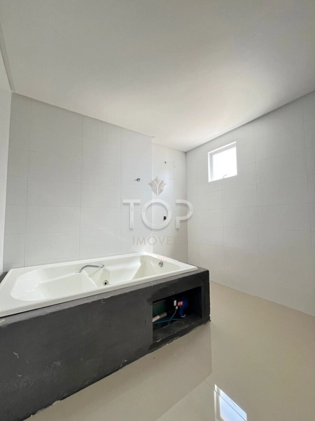 PRONTO PARA MORAR EM MEIA PRAIA: 10ª foto da galeria de imagens do imóvel