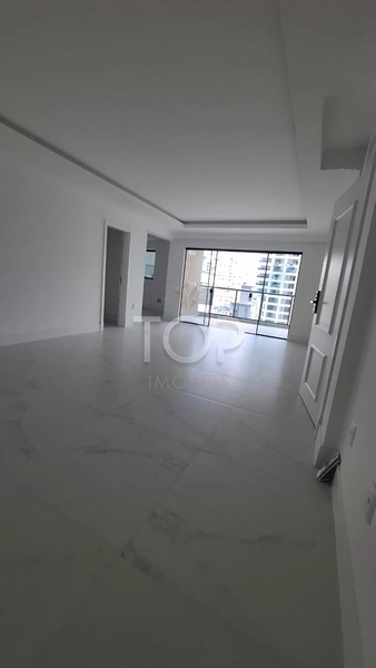 Apartamento Pronto 03 Suítes próximo do Mar em Meia Praia: 13ª foto da galeria de imagens do imóvel