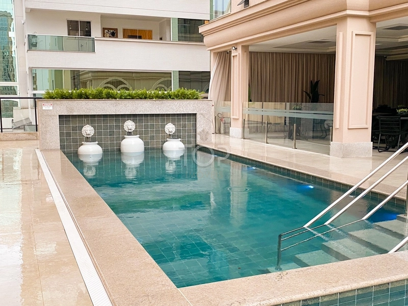 Apartamento Pronto 03 Suítes próximo do Mar em Meia Praia: 2ª foto da galeria de imagens do imóvel