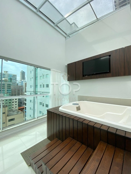 COBERTURA MOBILIADA EM MEIA PRAIA: 11ª foto da galeria de imagens do imóvel