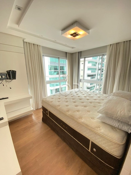 COBERTURA MOBILIADA EM MEIA PRAIA: 27ª foto da galeria de imagens do imóvel