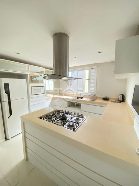 COBERTURA MOBILIADA EM MEIA PRAIA: 12ª foto da galeria de imagens do imóvel