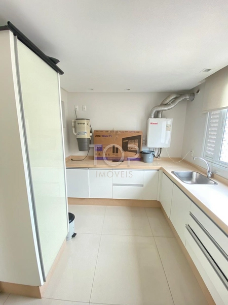 COBERTURA MOBILIADA EM MEIA PRAIA: 15ª foto da galeria de imagens do imóvel