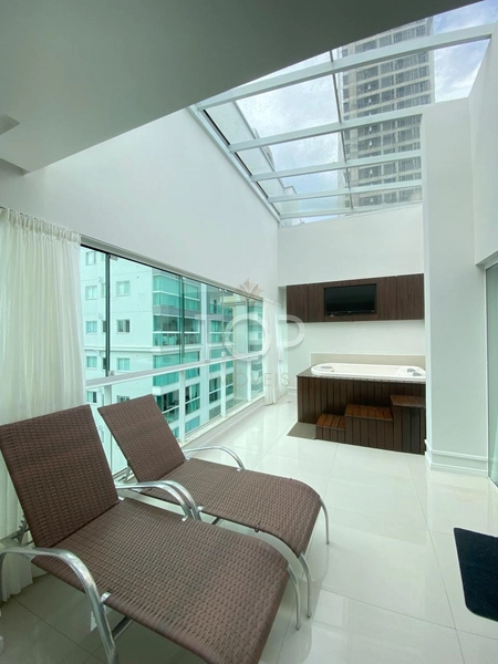 COBERTURA MOBILIADA EM MEIA PRAIA: 20ª foto da galeria de imagens do imóvel