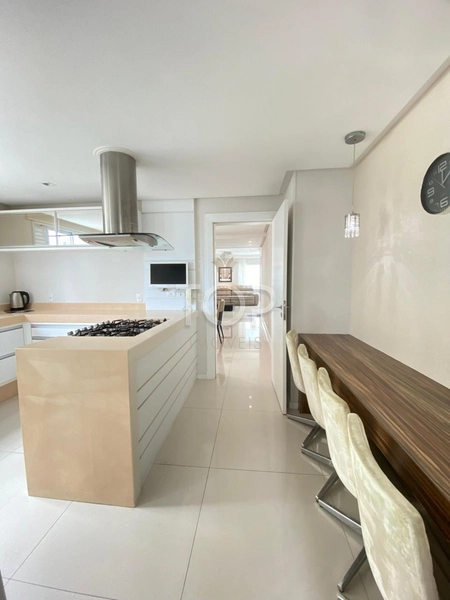 COBERTURA MOBILIADA EM MEIA PRAIA: 5ª foto da galeria de imagens do imóvel