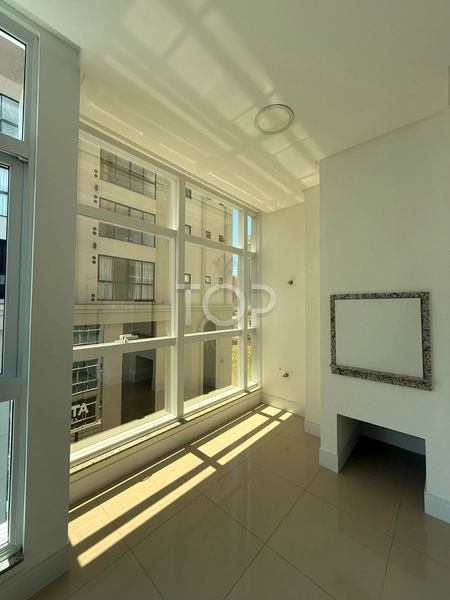 PRONTO PARA MORAR EM MEIA PRAIA: 3ª foto da galeria de imagens do imóvel