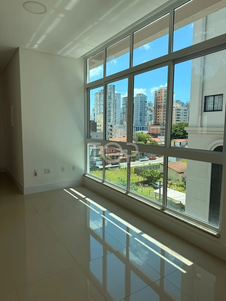 PRONTO PARA MORAR EM MEIA PRAIA: 9ª foto da galeria de imagens do imóvel