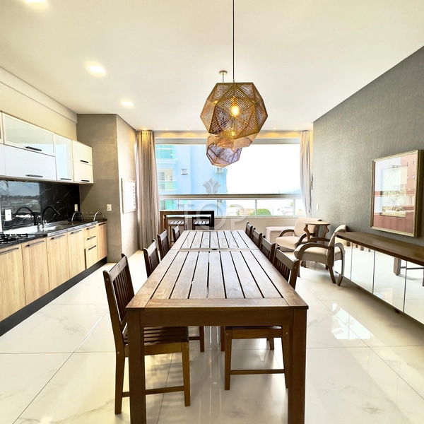 FINAMENTE MOBILIADO EM MEIA PRAIA: 7ª foto da galeria de imagens do imóvel